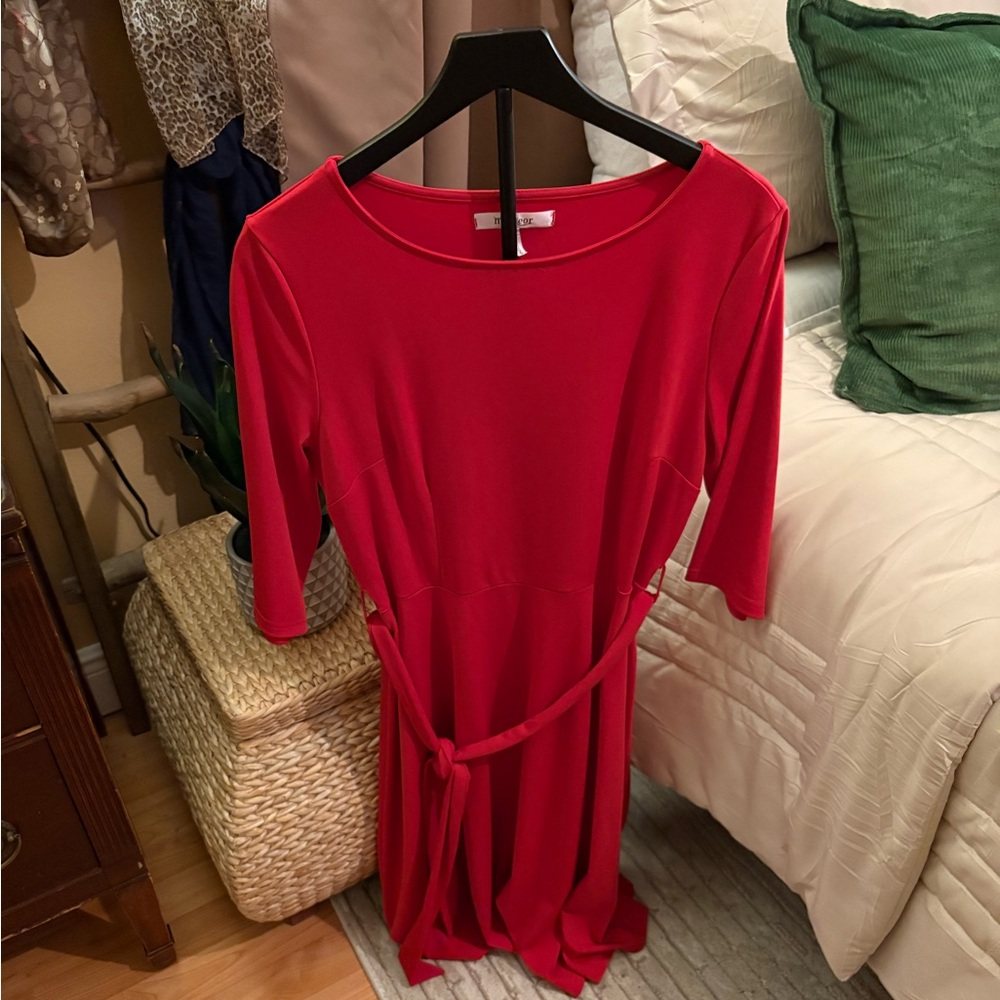 Chic Scarlet Midi Dress